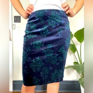 ❤️2 for $18 ❤️ Ann Taylor Velvet Pencil Skirt